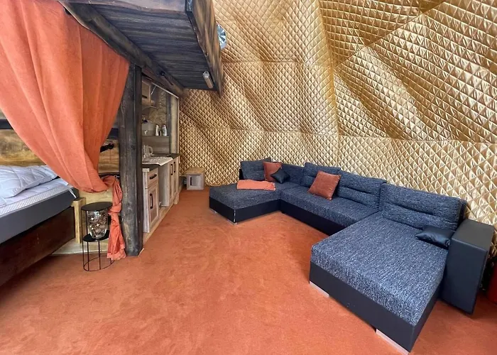 Glamping Jedlova - Romantic And Family Getaway